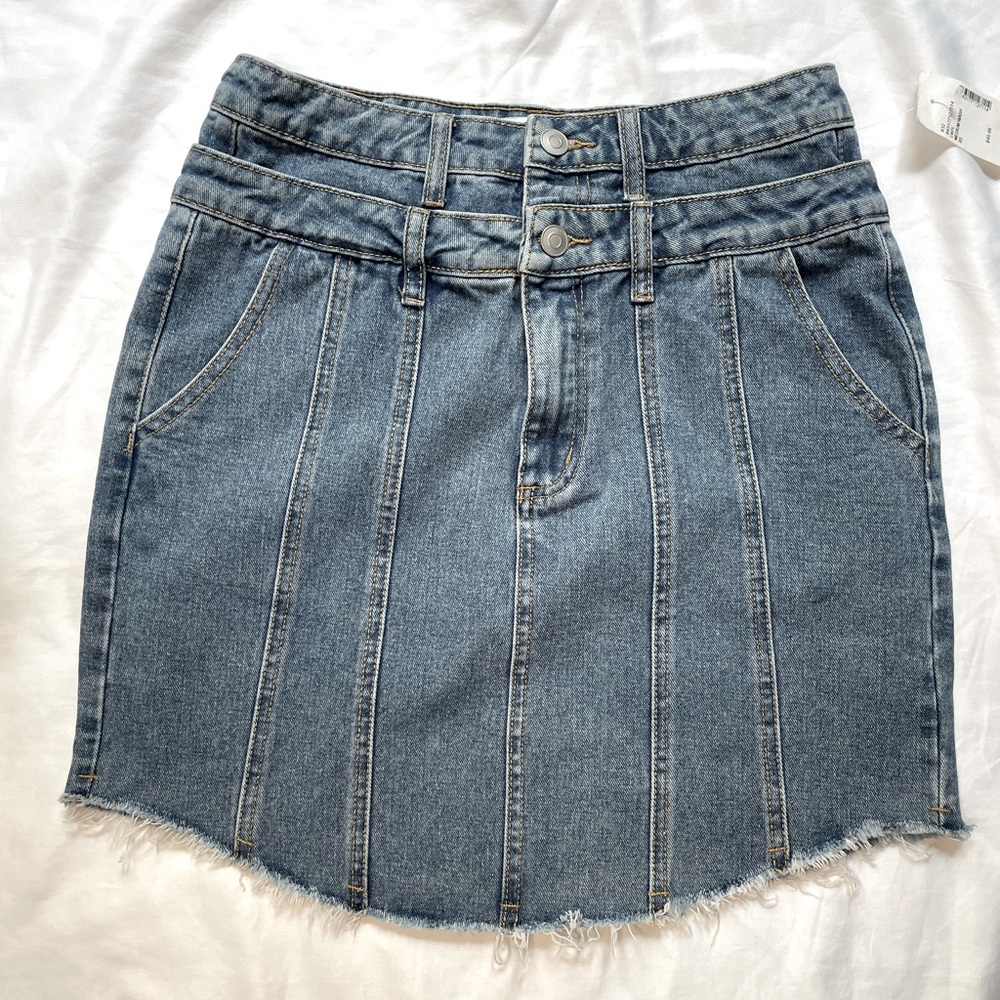 RENVY denim skirt, Size XS, Medium wash denim